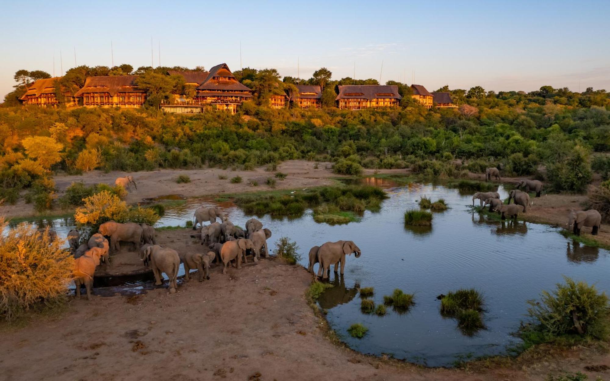 Victoria Falls Safari Lodge Exteriér fotografie