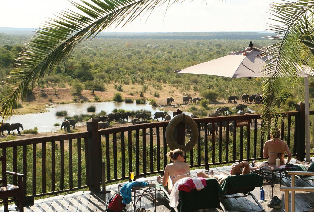 Victoria Falls Safari Lodge Exteriér fotografie